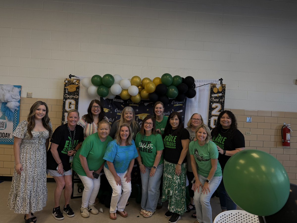 StarnesScholars's tweet photo. My heart is full! 💜

Getting to see my GHE 4th graders as almost graduates. 🎓 So excited for them and their next adventure! Congrats class of 2026!! 🎉

@gheeagles @RichardsonISD 
#4thgradeROCKS https://t.co/c7NjI34tDr