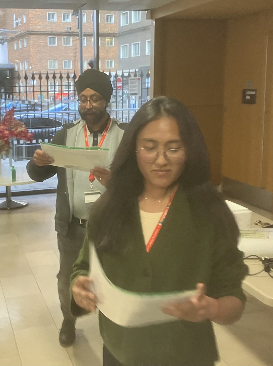 RBiophysics's tweet photo. Melissa Amerudin won a poster prize at the BMBS PGR symposium! Congratulations! https://t.co/44iQptPaS4