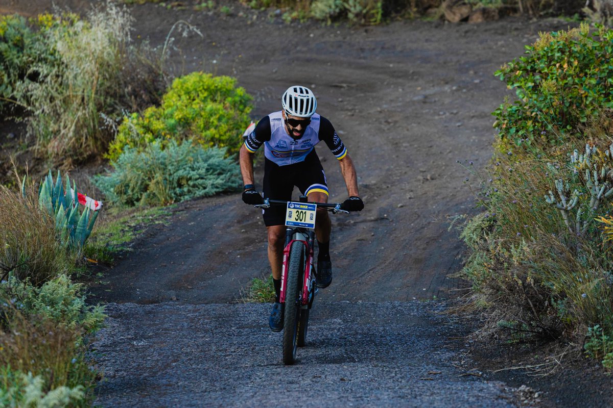 Aristaeventos's tweet photo. 🥇Tessa Kortekaas y Pedro Rodríguez, primeros líderes de la Fred. Olsen Transgrancanaria Bike 2026

La etapa inaugural en Lomo Magullo coronó al palmero y a la vigente campeona en un recorrido técnico de 21 km y 847 m de desnivel

📰Noticia: https://t.co/UGedCj9fBQ https://t.co/wHksOQRgk4