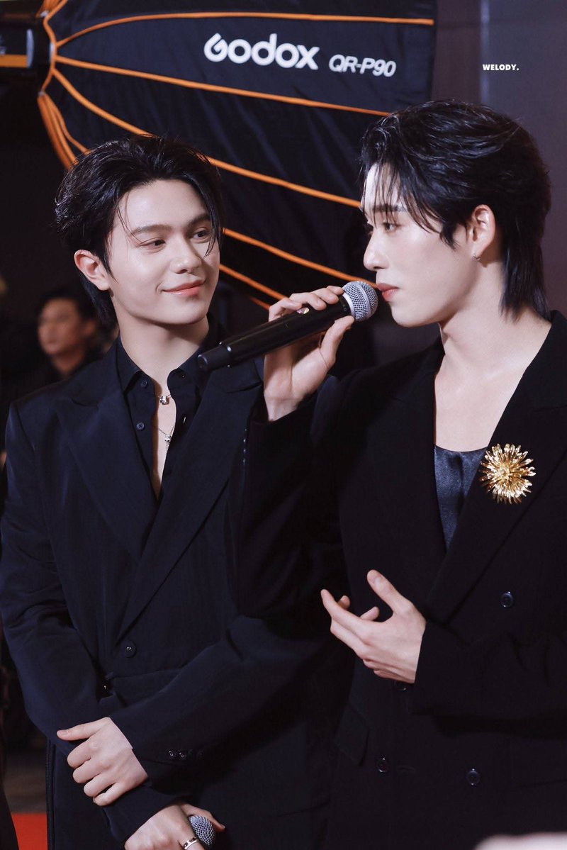khaingLay tweet media
