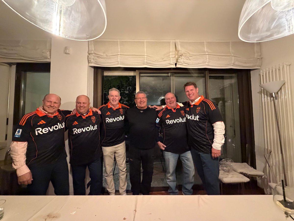 FurmanSoccer's tweet photo. Love seeing Alumni supporting each other around the world!

Congratulations @Osian_Roberts and @Como_1907 on the amazing season thus far and good luck in qualifying for @EuropaLeague and possibly even @ChampionsLeague!! Semm Cumasch!!

#family #FUMS #fuallthetime https://t.co/o4KGRwE9H9