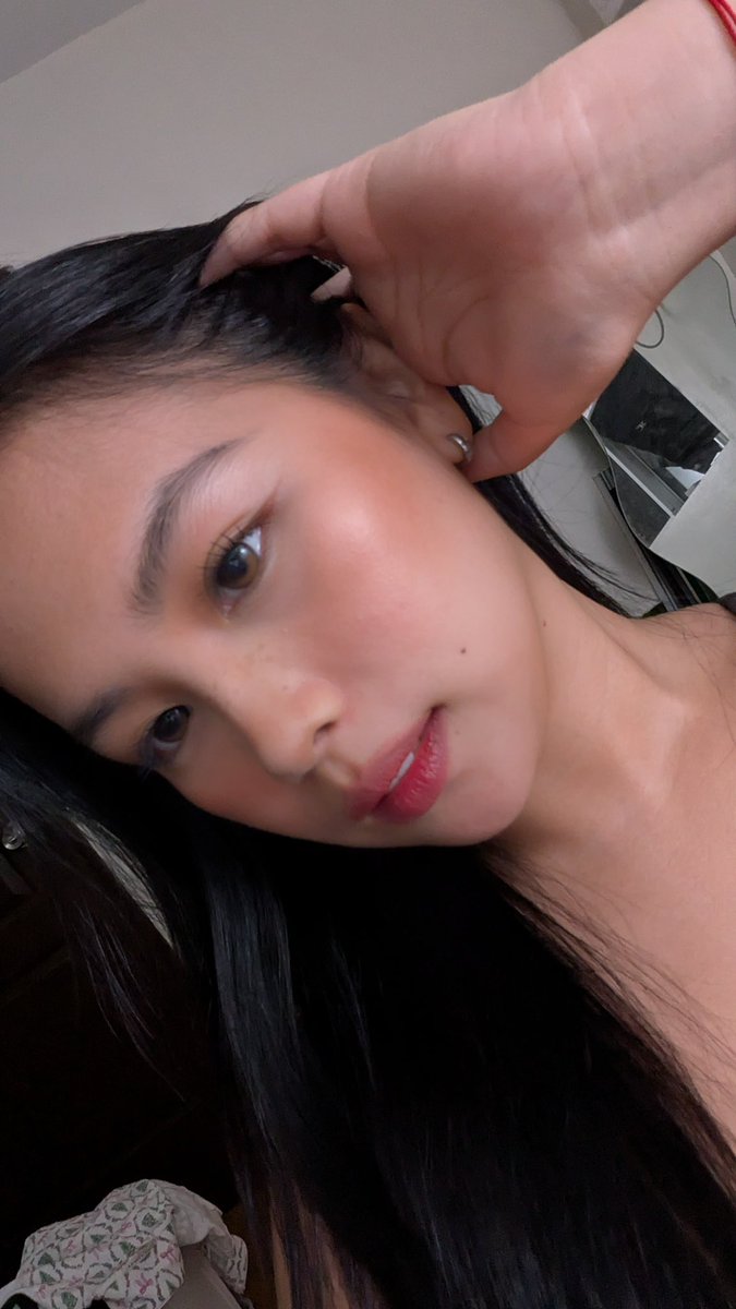 xfrheajaimil's tweet photo. Today’s selfie please enjoy https://t.co/Wt08QsYX8E