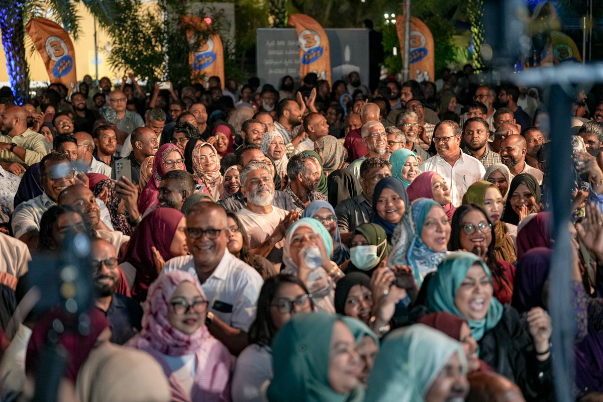 peoplesidemv's tweet photo. ރައީލްޖުމްހޫރިއްޔާ ބައިވެރިވެވަޑައިގެންނެވި ކޮންގްރެސް ޕާޓީގެ ޖަގަހަ ޖަލްސާގެ ތެރެއިން https://t.co/xlrDhOWO2X