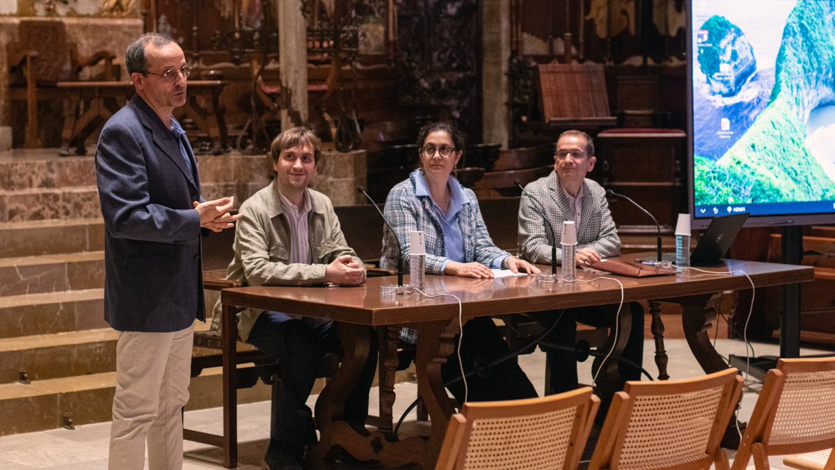 catedralmca's tweet photo. 📖 Avui ha tingut lloc la presentació del llibre ‘Ludovicus quondam maioricensis episcopus. Lluís de Prades, de Mallorca a Subiaco en temps del Cisma d'Occident’, en un acte organitzat per la Càtedra Seu de Mallorca.
#historia #artsacre #catedraldemallorca https://t.co/SXCeFfAMBU