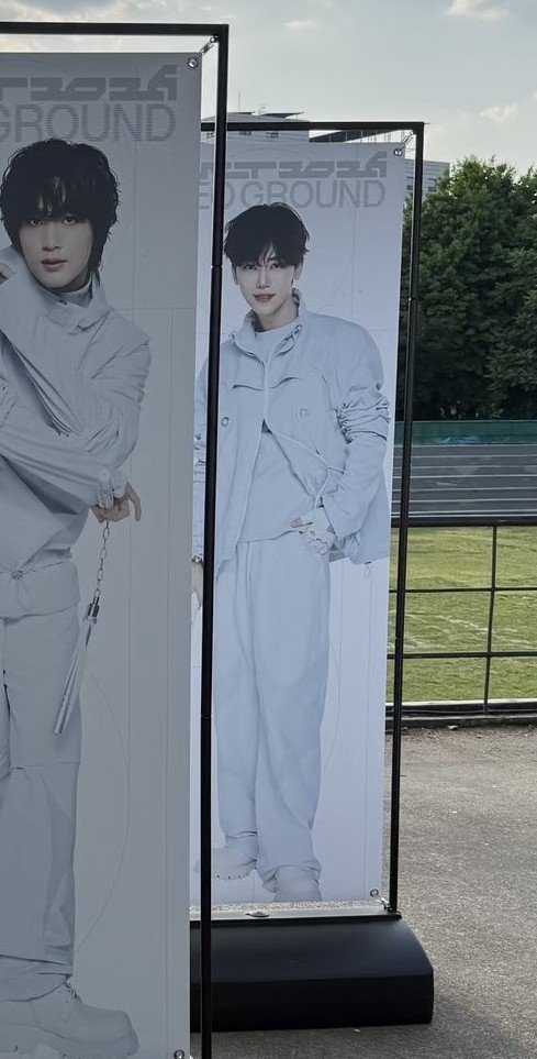 ݁ tweet media