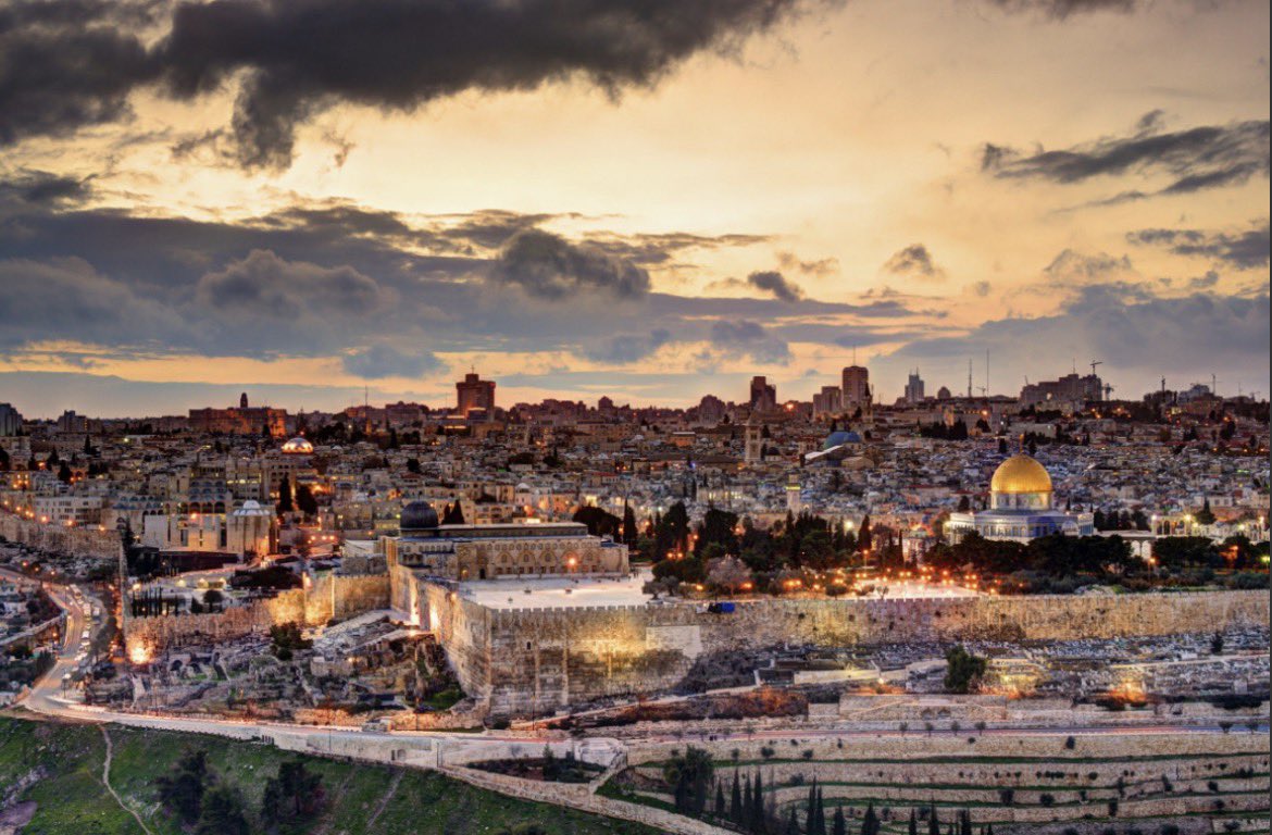 richardmarceau's tweet photo. Au coucher du soleil commencera Yom Yeroushalaïm  (Jour de Jérusalem). 

C’est l’occasion de célébrer la libération et l’unification de la Ville Sainte. 

Jérusalem, cœur de l’identité juive, capitale éternelle du peuple juif, direction vers laquelle des millénaires de prières ont été dirigés — et ville qui a changé ma vie. 

Am Yisraël Chai!