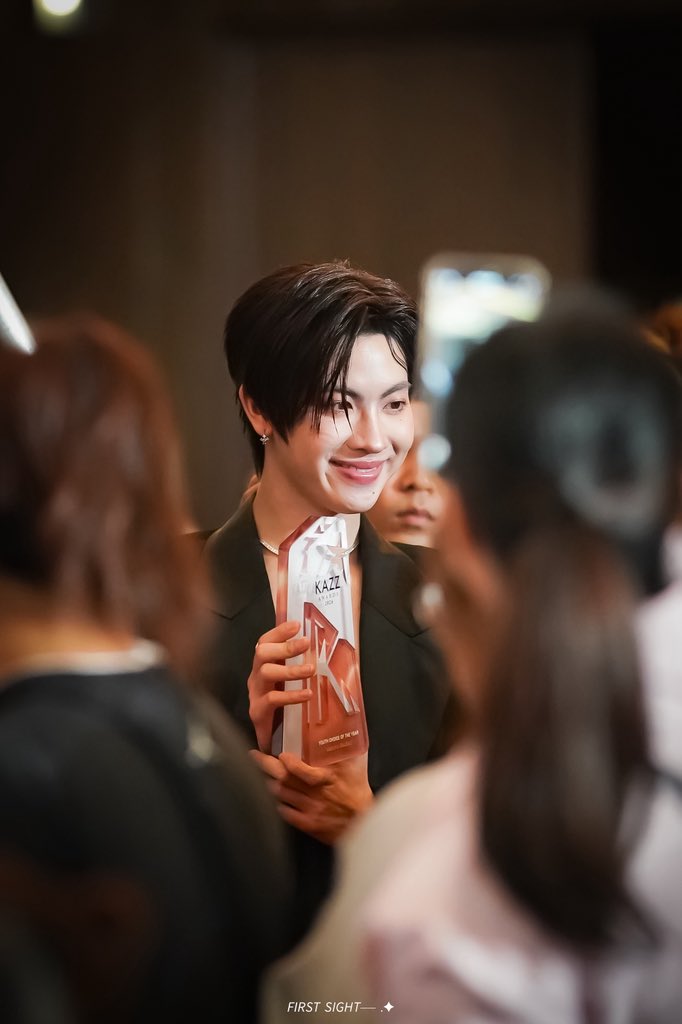 𝘍𝘐𝘙𝘚𝘛 𝘚𝘐𝘎𝘏𝘛── .✦ tweet media
