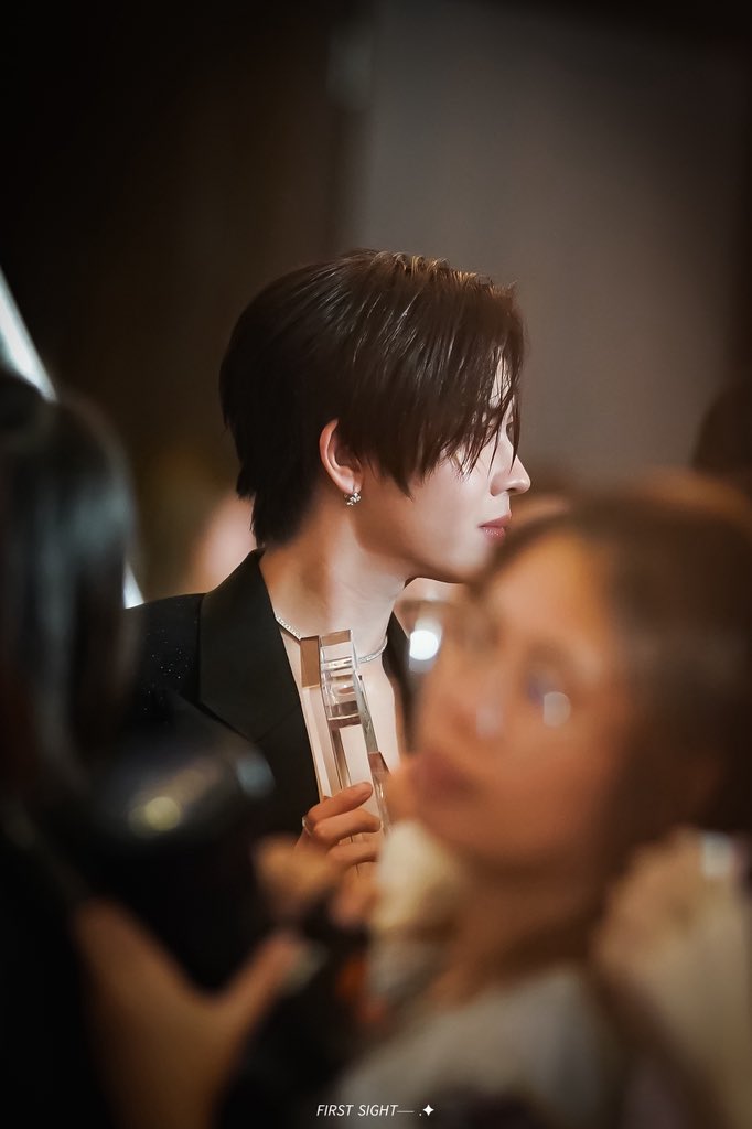 𝘍𝘐𝘙𝘚𝘛 𝘚𝘐𝘎𝘏𝘛── .✦ tweet media
