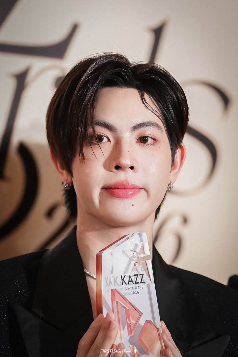 𝘍𝘐𝘙𝘚𝘛 𝘚𝘐𝘎𝘏𝘛── .✦ tweet media