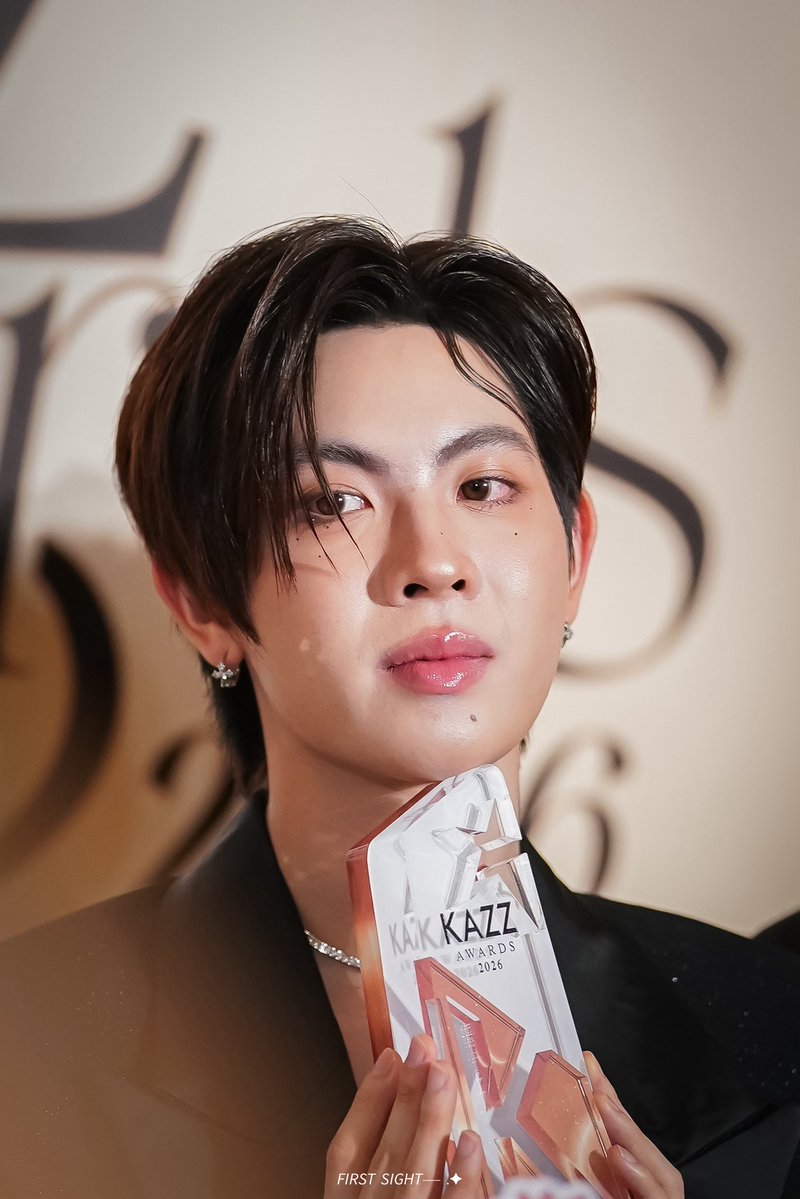𝘍𝘐𝘙𝘚𝘛 𝘚𝘐𝘎𝘏𝘛── .✦ tweet media