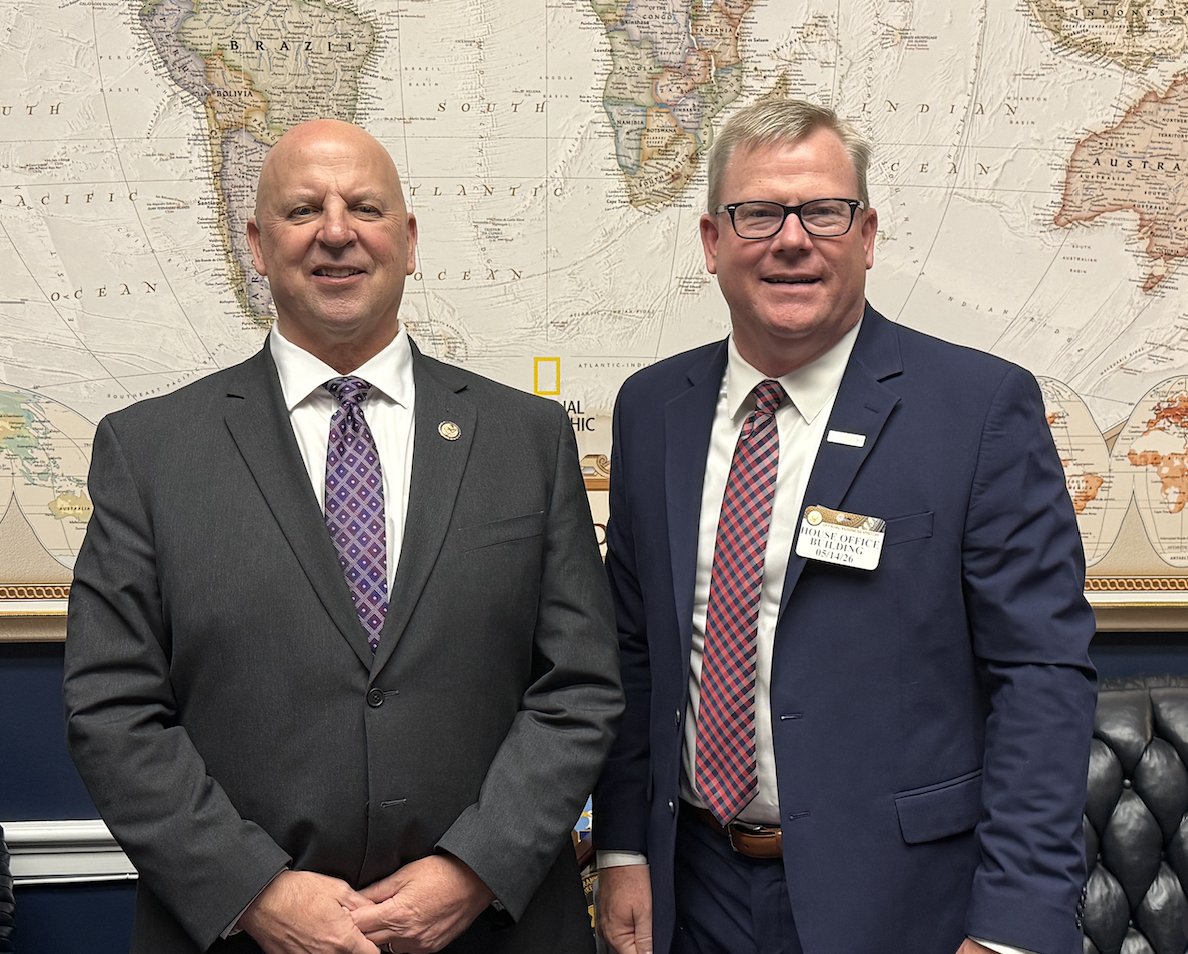 socma's tweet photo. Doug Wynn, SOCMA Board Member representing South Pittsburg, TN-based @colonialchem, met with @DesJarlaisTN04 to discuss the importance of regulatory certainty and advocate for policies that support continued investment in U.S. specialty chemical manufacturing. https://t.co/0mKWDvgoiL