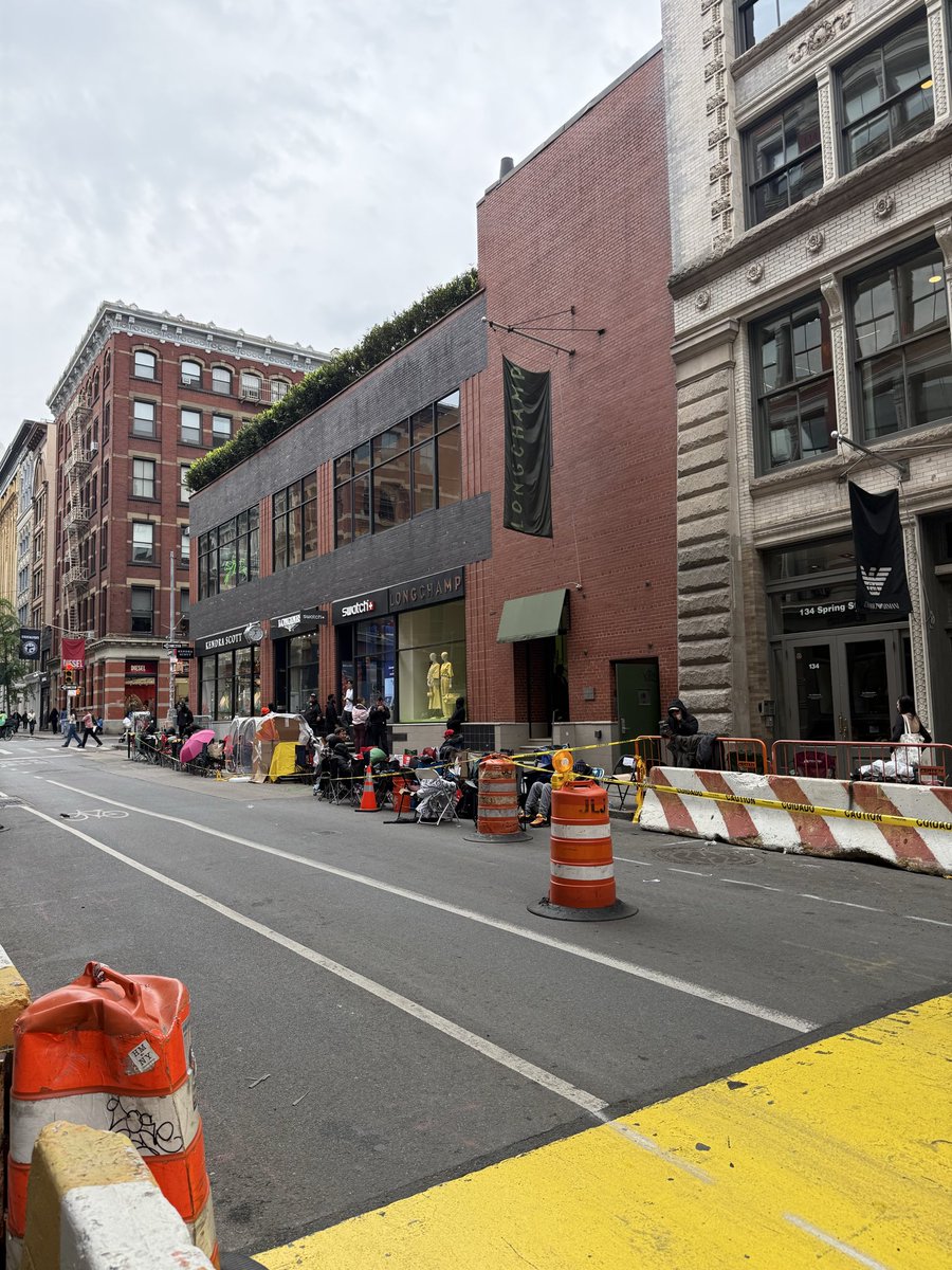 CleanUpSoHo's tweet photo. Please remove this multi-day stake out of the swatch store. Crazy they have been allowed to block the area all week 24/7! @ChrisMarteNYC @CB2_Manhattan @MBPBHS @bradhoylman @NYCMayor @NYPDTransit @NYC_DOT @sohobroadway https://t.co/7qRNCWan6H