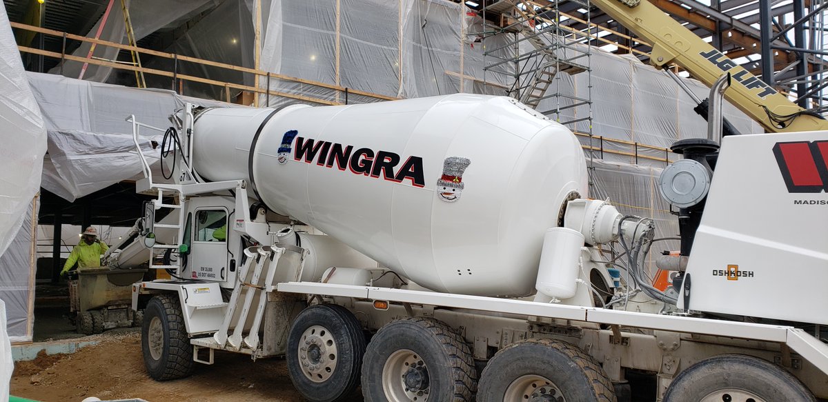 WingraRediMix's tweet photo. What impacts concrete durability the most?
 ✔️ Proper mix design
 ✔️ Site preparation
 ✔️ Weather conditions
 ✔️ Curing process
Getting these right helps prevent cracks, delays, and costly repairs down the road.
#ConcreteTips #IndustryKnowledge #BuildSmart https://t.co/wfbK7DIPvr