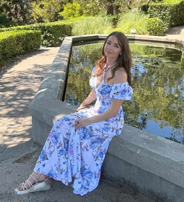 Isabella8100810's tweet photo. A quiet afternoon in Lincoln Park 🌿✨
Sometimes all I really need is sunshine, fresh air, beautiful trees, and a peaceful walk to remind me how important it is to slow down and enjoy life

Chicago can feel so busy sometimes, but moments like this make my heart feel calm again🤍 https://t.co/0l038hsZL7