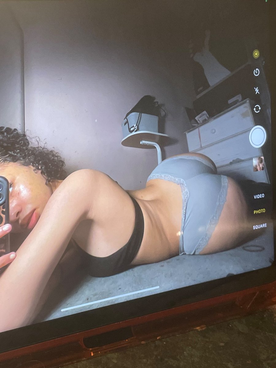 riri tweet media