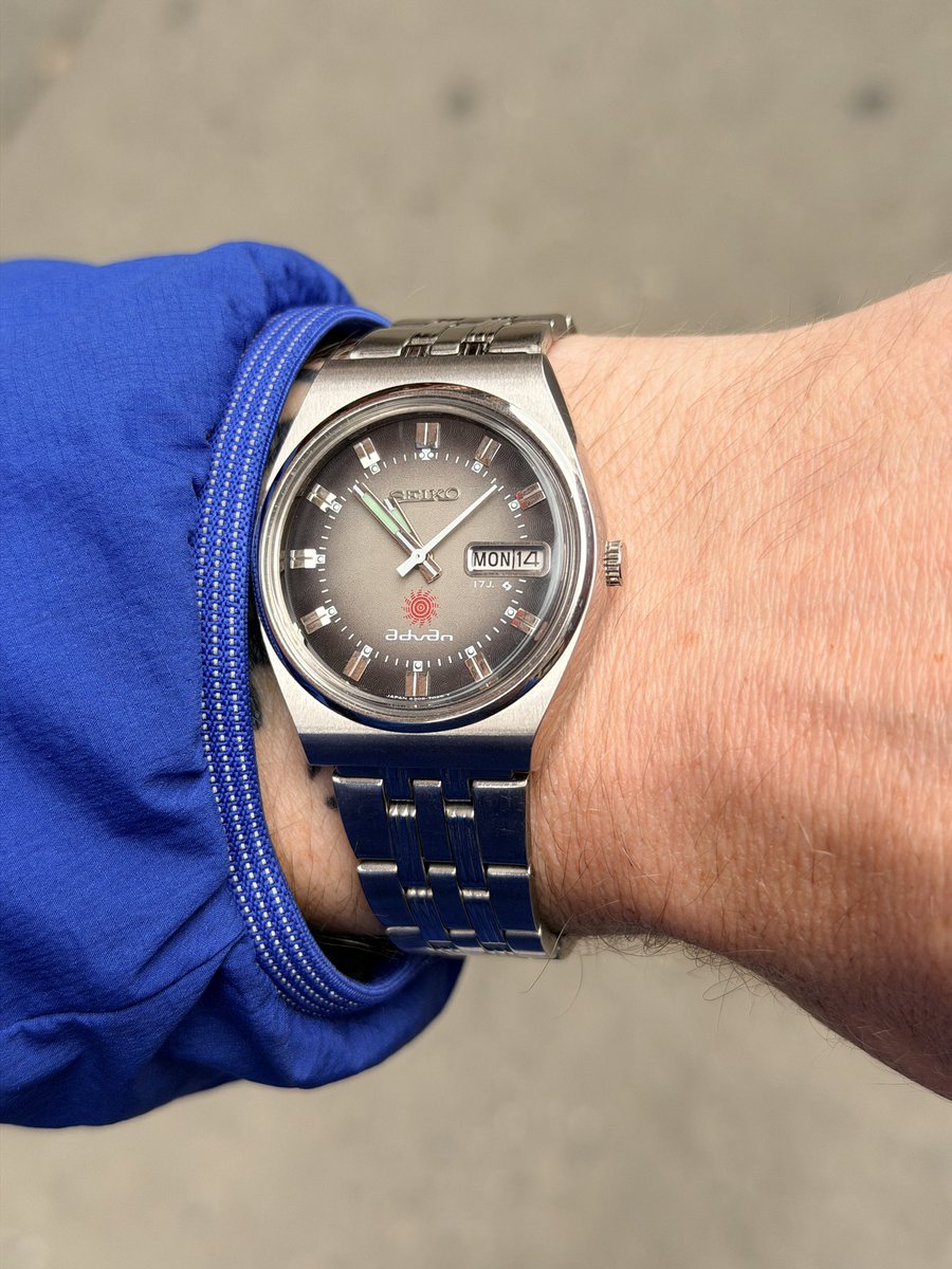 pemberton's tweet photo. Everybody sleeping on 90s Seiko https://t.co/ANf0cyowKW