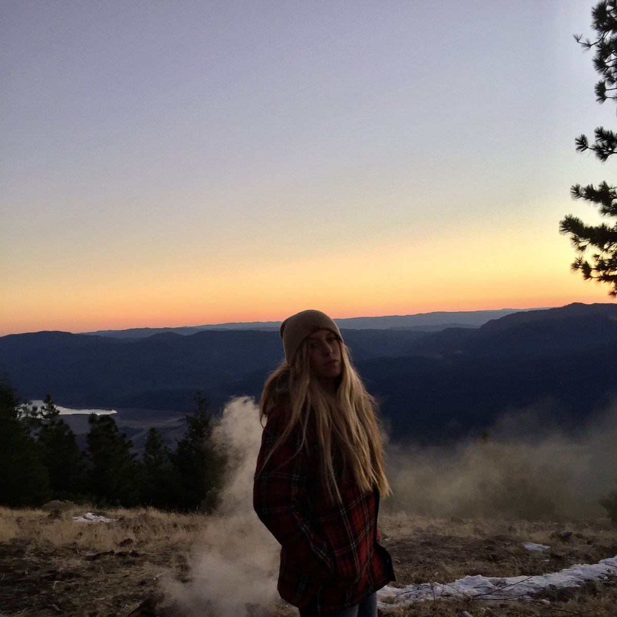americaunwon's tweet photo. Just one girl fighting to save a lake, a national forest, and a water supply for 750,000 people while Democrat politicians threaten to “investigate” me for it

￼📍 Lake Pillsbury, CA https://t.co/clwaQfjVZw