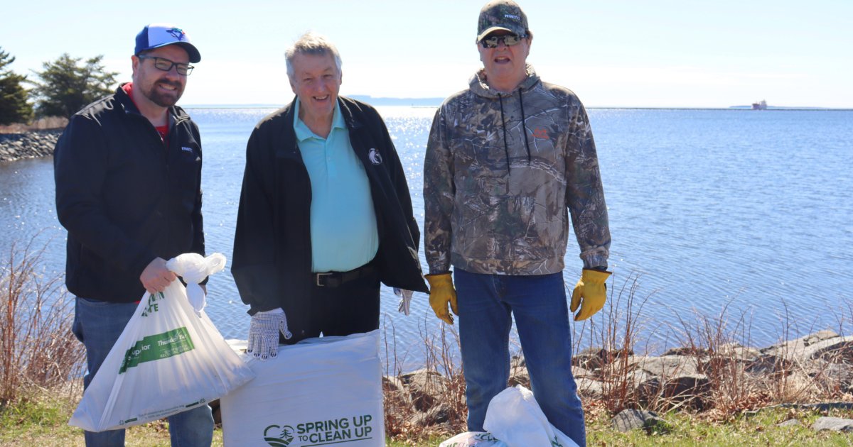 NWMOCanada's tweet photo. We were pleased to take part in @ecosuperior’s Spring Up to Clean Up campaign.
Some of our local staff were at Thunder Bay Marina where they helped clean up the shoreline. Efforts like these highlight the importance of caring for our environment.
#springuptbay https://t.co/9tOVAfOb6D