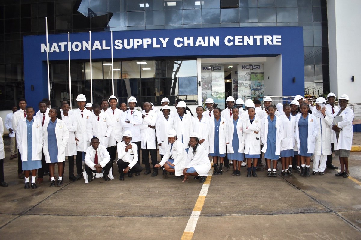 Kemsa_Kenya's tweet photo. Another exciting day at KEMSA as students from Kenya Medical Training College Nakuru Campus toured the National Supply Chain Center in Embakasi for a firsthand experience in healthcare supply chain management.

#KEMSA #KMTC  #Mentorship https://t.co/TbZ5P8838s