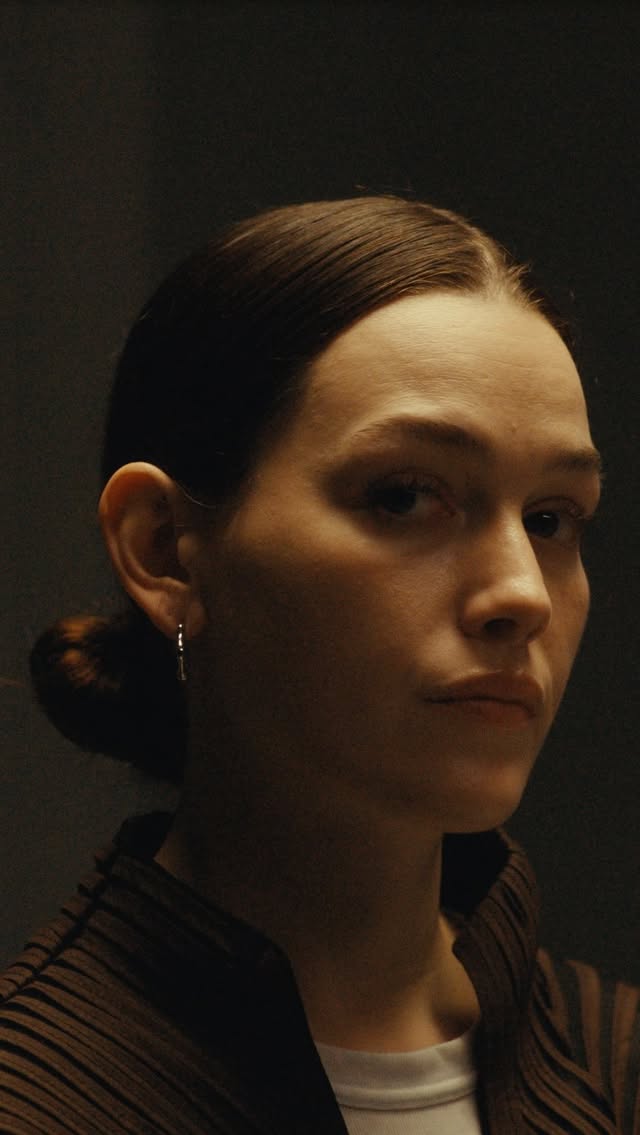 updatepedretti's tweet photo. Victoria Pedretti as Inva in the short film CHI MANGIA SOLO https://t.co/noxKdAMSE3