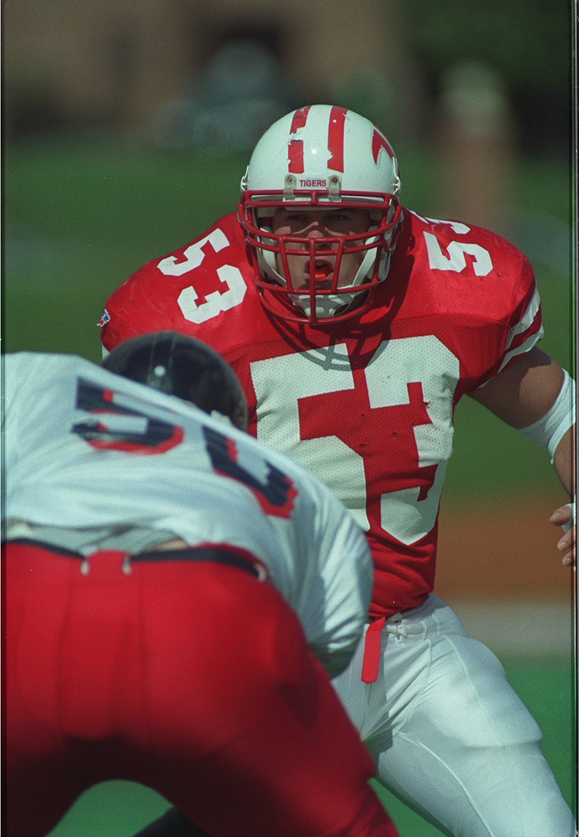 WittFootball's tweet photo. Dustin Goldsbury (Bishop Ready HS/Columbus, OH) totaled 339 tackles &amp; 39.5 TFLs while helping lead Wittenberg to a 44–5 record, 3 NCAC titles &amp; NCAA wins every season. Only Tiger to earn 1st-team all-conference all 4 years. Hall of Honor Class of 2024. 

#tigerup #TBT https://t.co/peR1xgpFE1