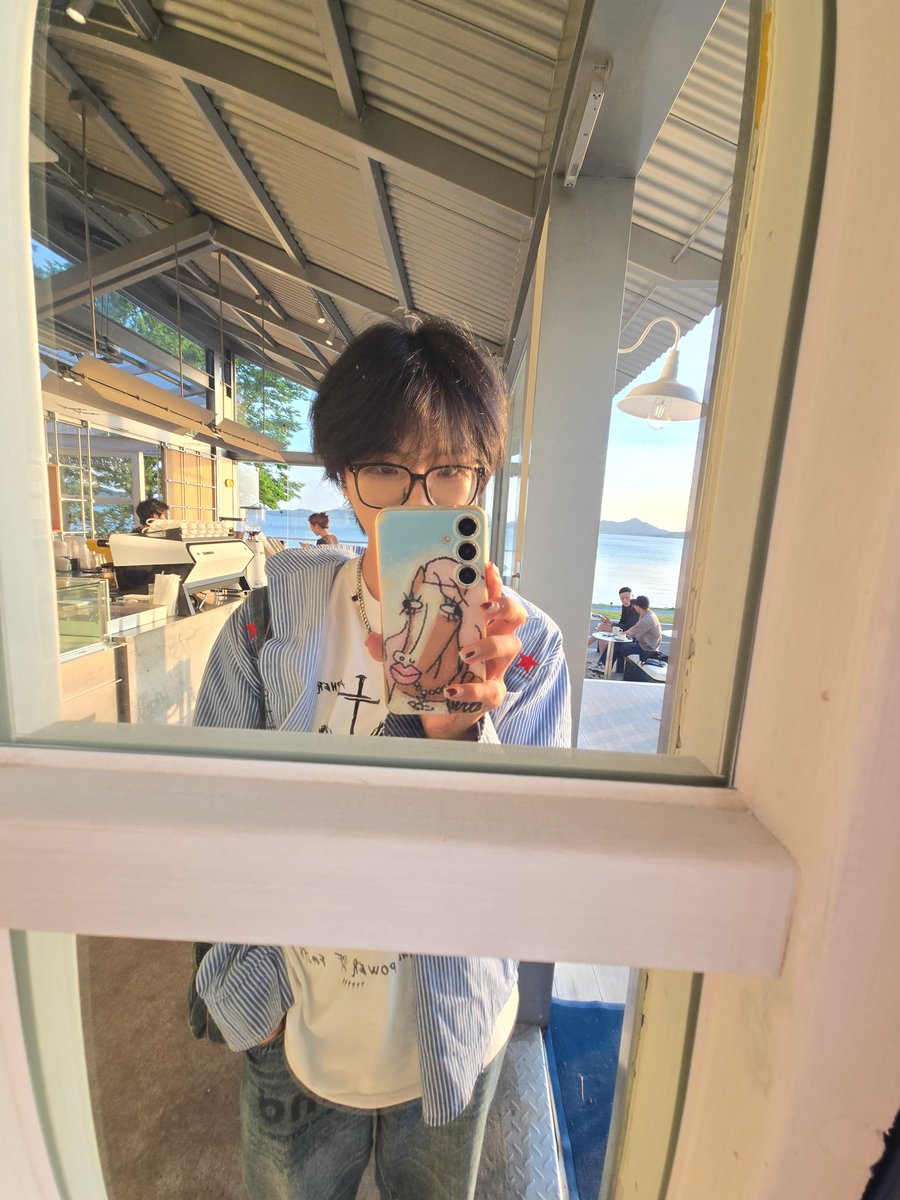 Nibukeaio's tweet photo. 好热 https://t.co/pMGCcIweFm