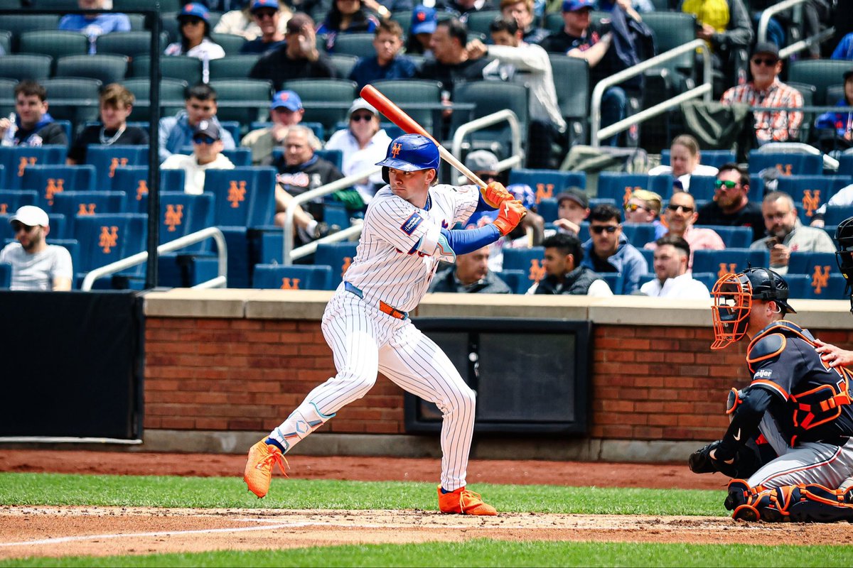 Metsmerized's tweet photo. A.J. Ewing’s first career homer through the lens of @_BertoCarlo 📸🍎 https://t.co/2yFVH8SiDi