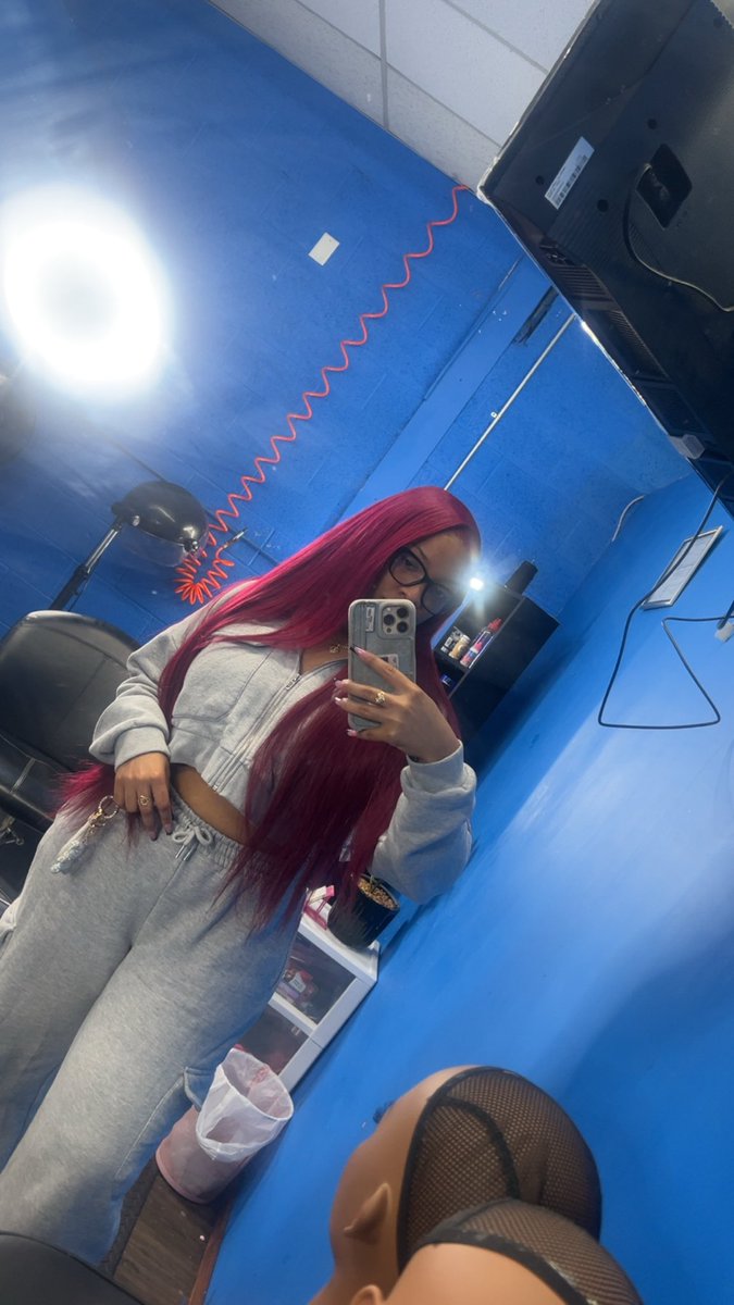 xoniquue's tweet photo. Red looks so good on me #dtx #niquuexo https://t.co/wgeJaNi3mH
