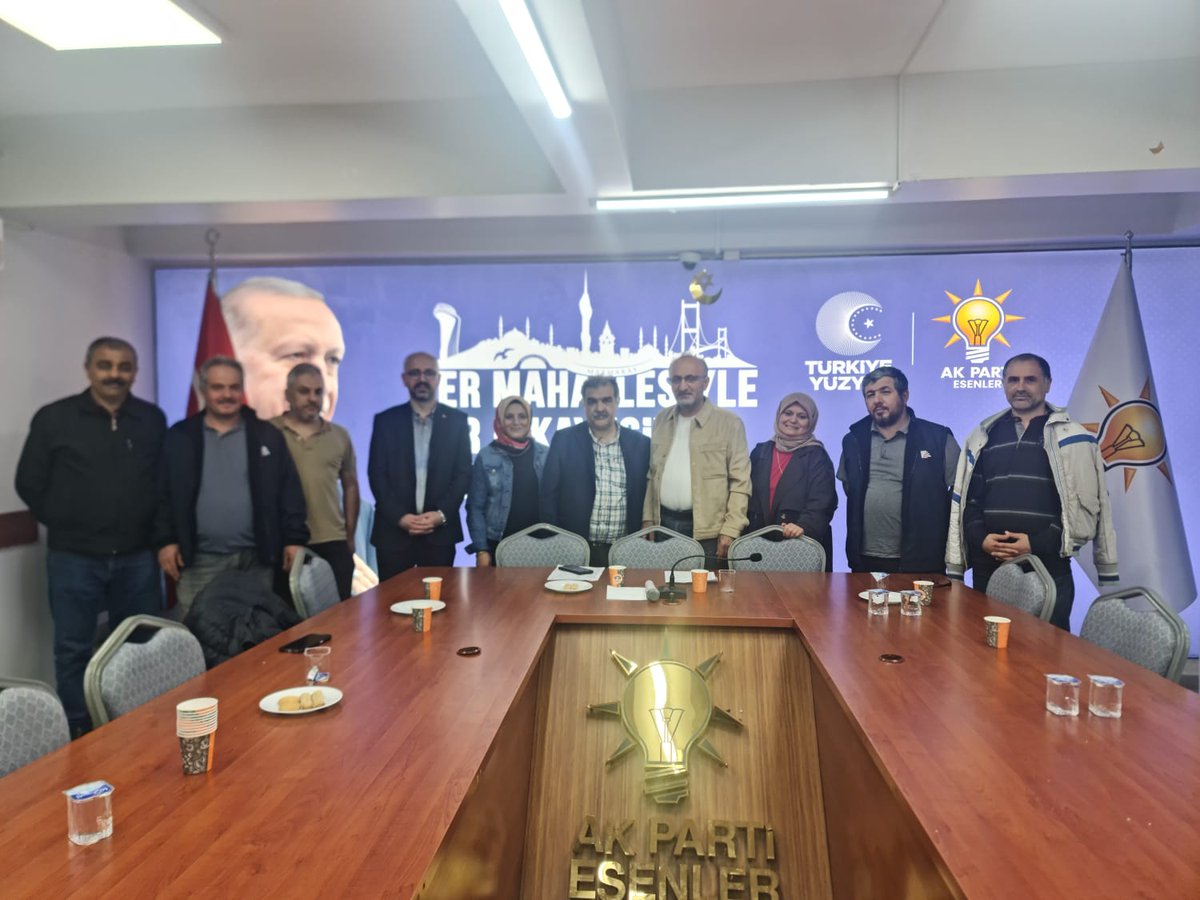 Ahmet0972's tweet photo. Fatih mahalle başkanı @ademkk165576  meclis üyemiz @RGulyuz  @RTErdogan @EmrullahErkus @abdullahozdemir @akpartiistanbul @akparti_esenler @NazifeOz58 @oktayilmaz18 @tevfikgoksu    @vedatdestek    #HerMahallesileEsenler https://t.co/RLfn9ENA12