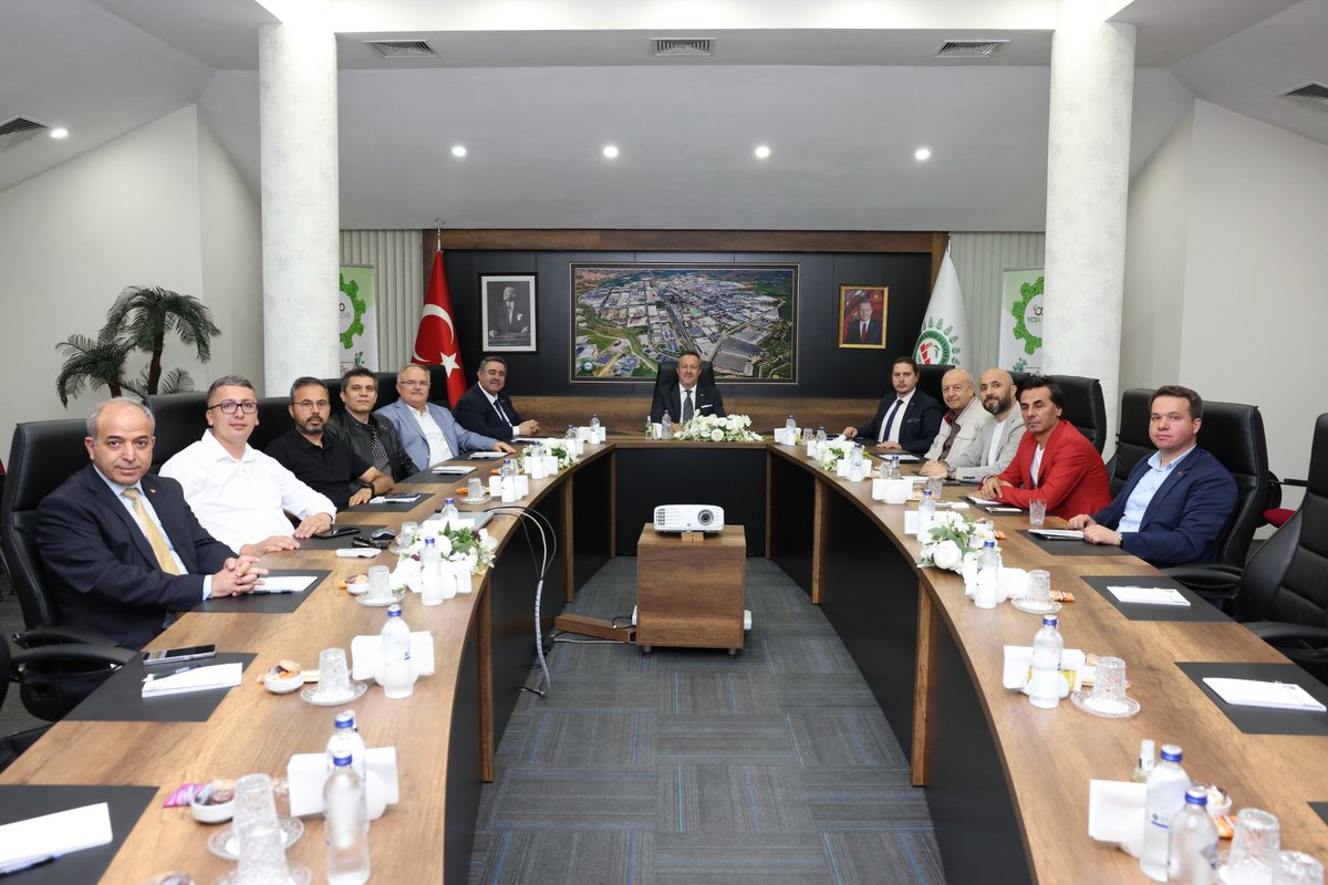 MUSIADDenizli's tweet photo. MÜSİAD Denizli Şube Başkanımız Engin Boyacı ve Yönetim Kurulu Üyelerimiz ile birlikte, Denizli Organize Sanayi Bölgesi Yönetim Kurulu Başkanlığı görevine seçilen Sayın Selim Yaymanoğlu ve Yönetimine hayırlı olsun ziyaretinde bulunduk. https://t.co/2S4bj5TQ92
