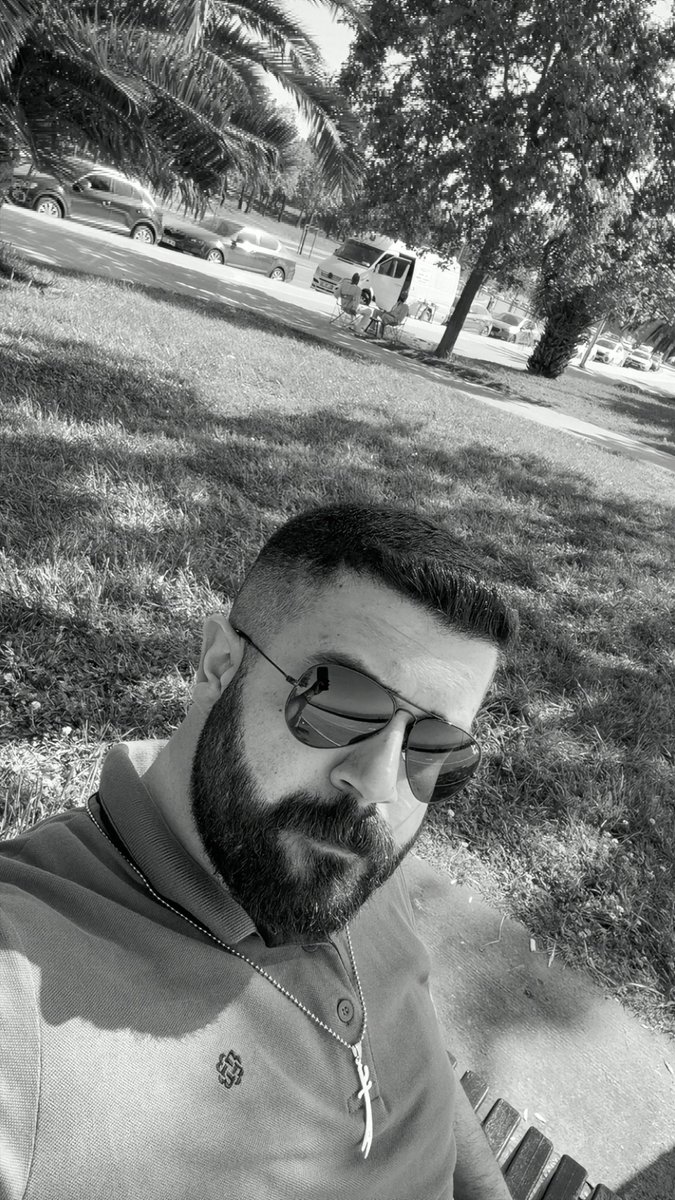 merdo_24's tweet photo. Boynumda Zülfikar, duvarımda saz ben Aleviyim bunu yüreğine yaz 😂 https://t.co/0j2F1d2q8M