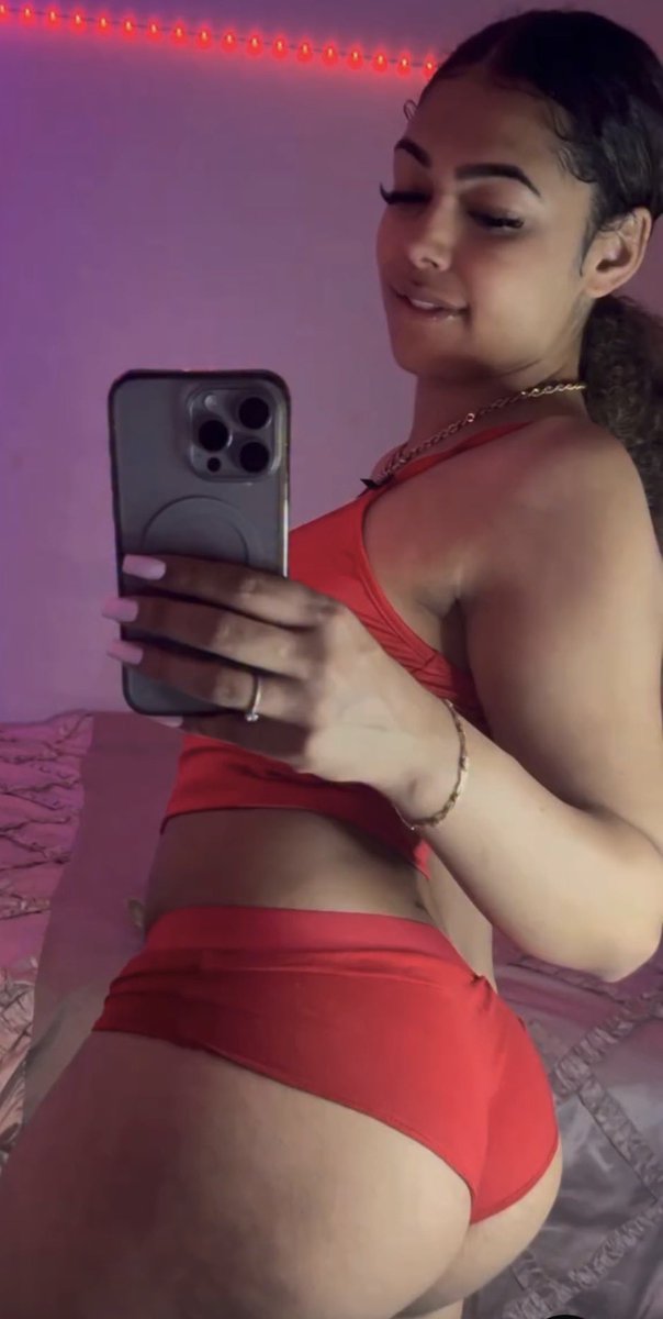 Emilly tweet media