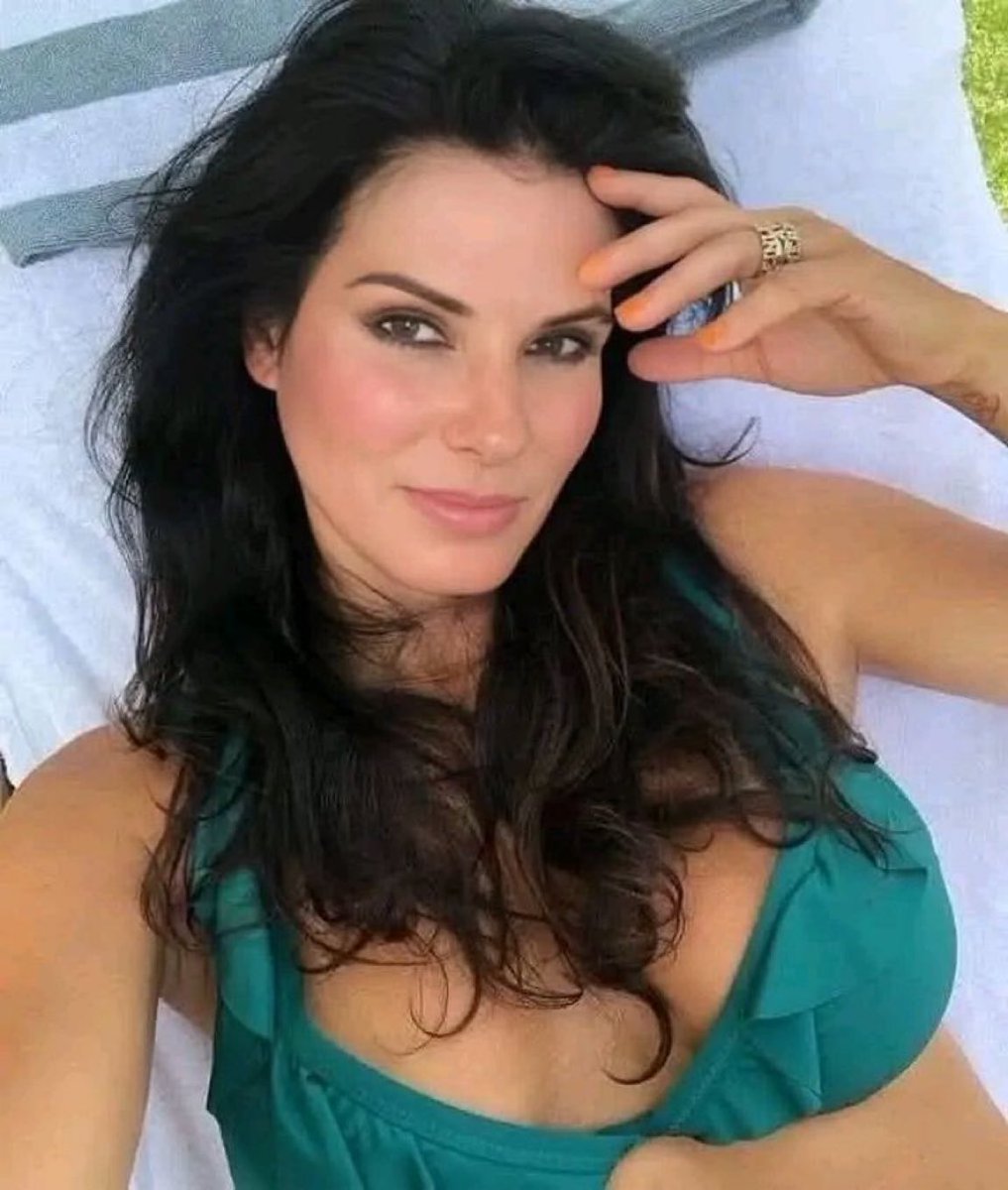 Sandra Annette Bullock Fans Page tweet media