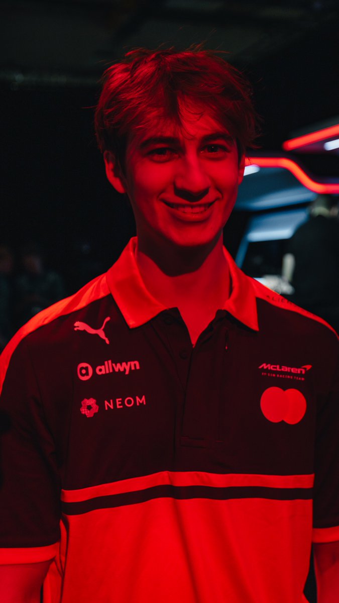 McLaren F1 Sim Racing Team tweet media