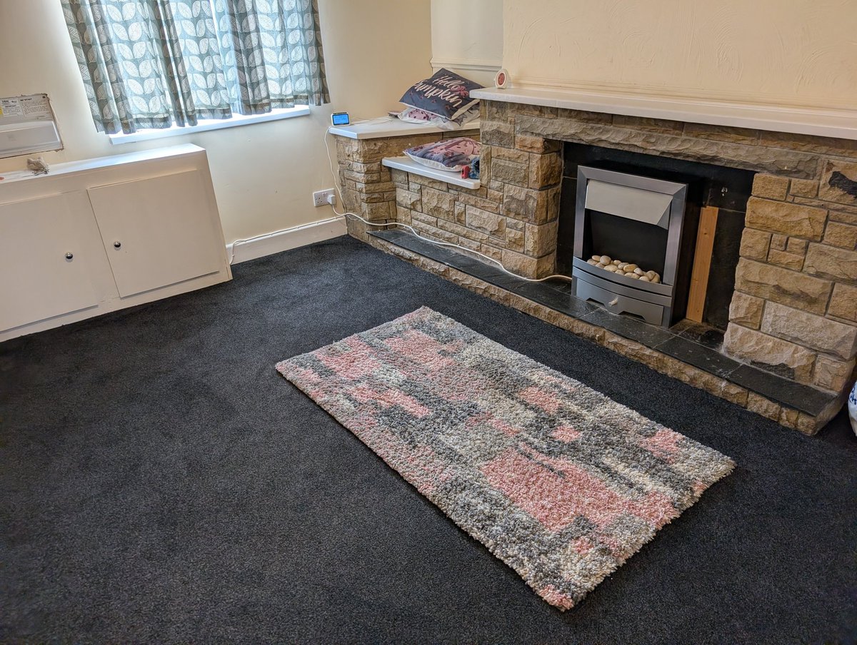 LisaSnugglybun's tweet photo. I haven't even put it on here yet just realised but I've moved house 
This is my house which I'm still unpacking things into https://t.co/Ra6TDRvWqr