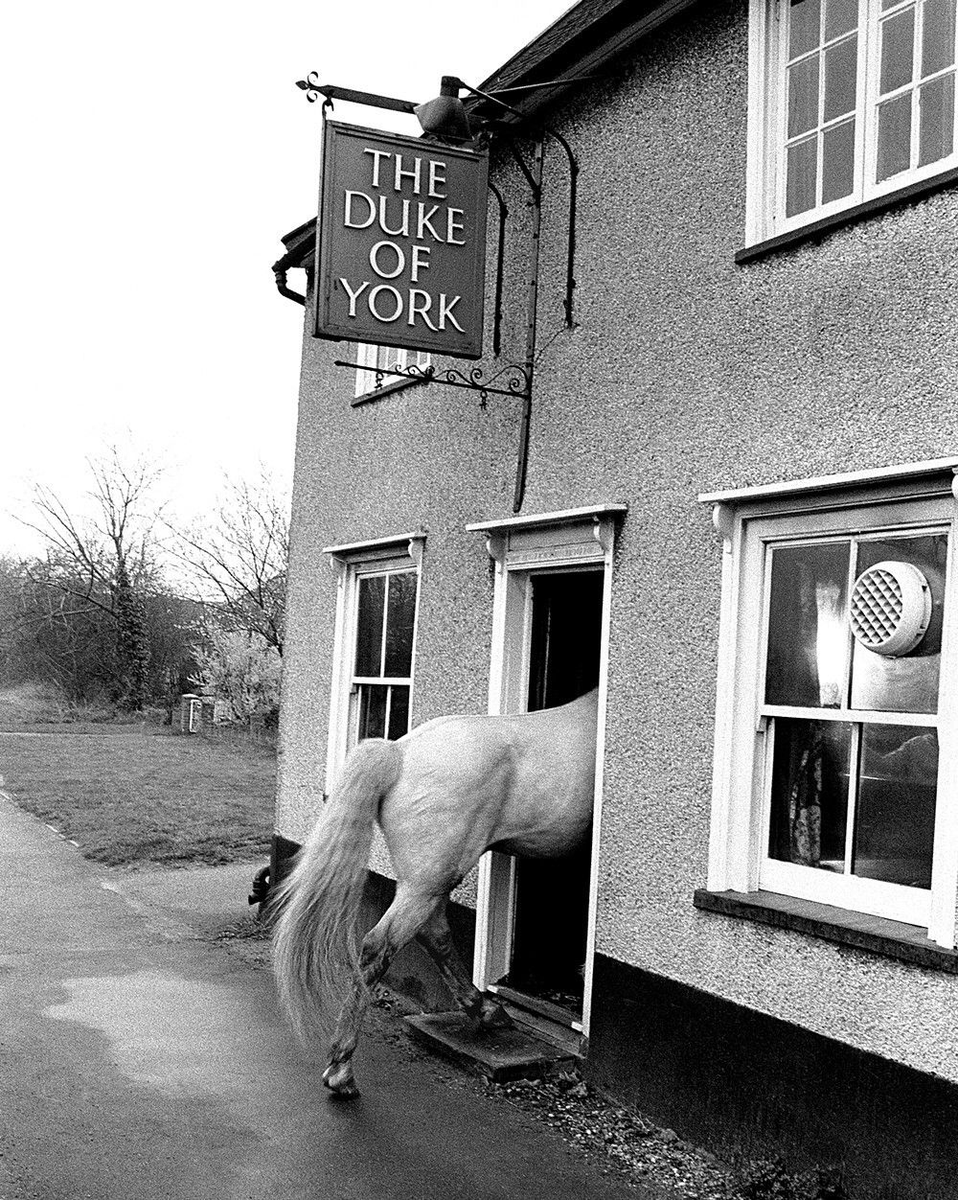 Britains___Pubs's tweet photo. Nothing to see here https://t.co/mF45J404oK