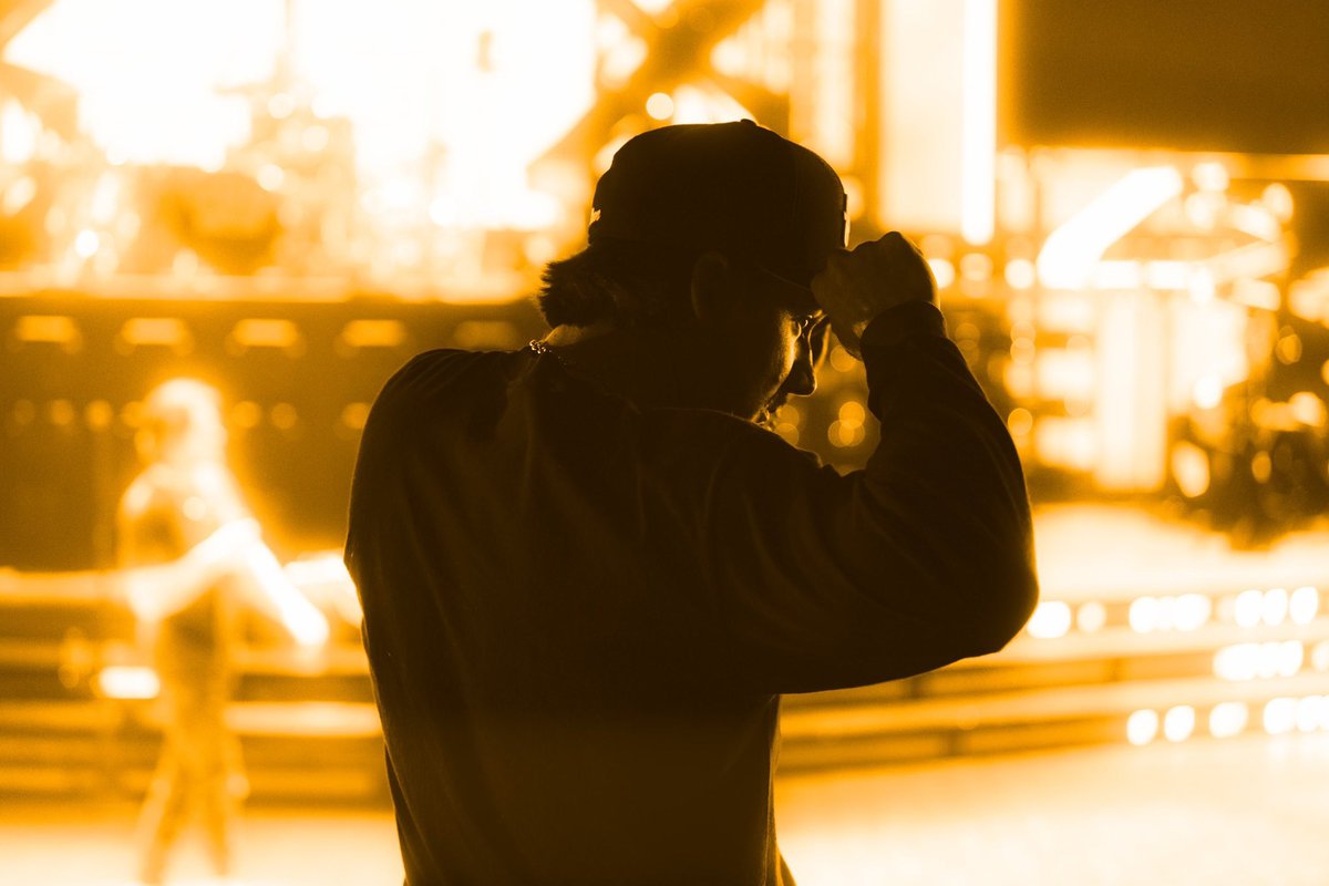 ContactVia35486's tweet photo. It’s #morganwallen’s birthday 👊 Join us in wishing him the best today. The #stilltheproblemtour rolls on this week to the sunshine state 🐊 https://t.co/QuKwv1yU1T