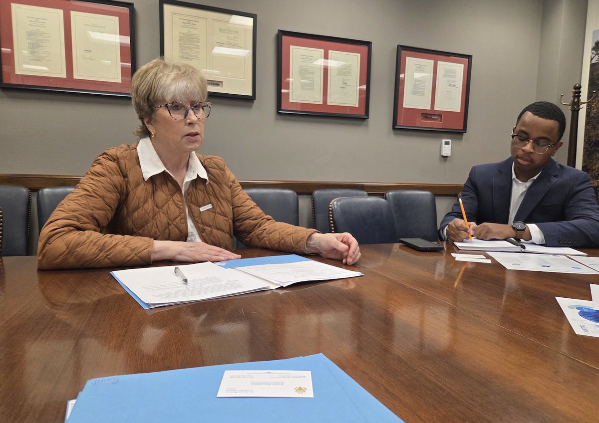 socma's tweet photo. Kate Hampford Donahue, of Stratford, CT-based @HampfordRsrch, met with Connecticut Senator Chris Murphy's office to call for policies that strengthen domestic production capacity, reduce reliance on foreign sources for key chemical inputs &amp; improve access to essential materials. https://t.co/s03wIZk99m