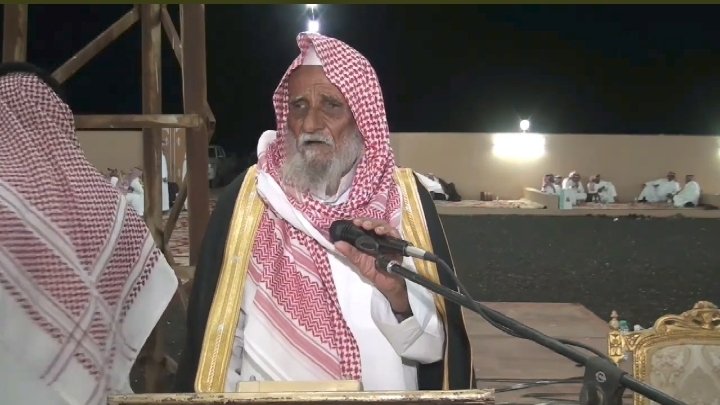 Aljedaieen's tweet photo. جدنا اللي عسى الفردوس ماوى لخده
ياخذ الاولة غصبا عن اللي يباها 

جدنا اللي يجنه مصرخات الاشده
يحملن الرجال اللي تكرم لحاها

(جدنا اللي ينادي بالعشاء يوم حده
في ليالٍ ما يِعرف وجهها من قفاها)

- راوي قبيلة الجداعين نجا ابن صحين الجداعي. https://t.co/NCwnH943sj