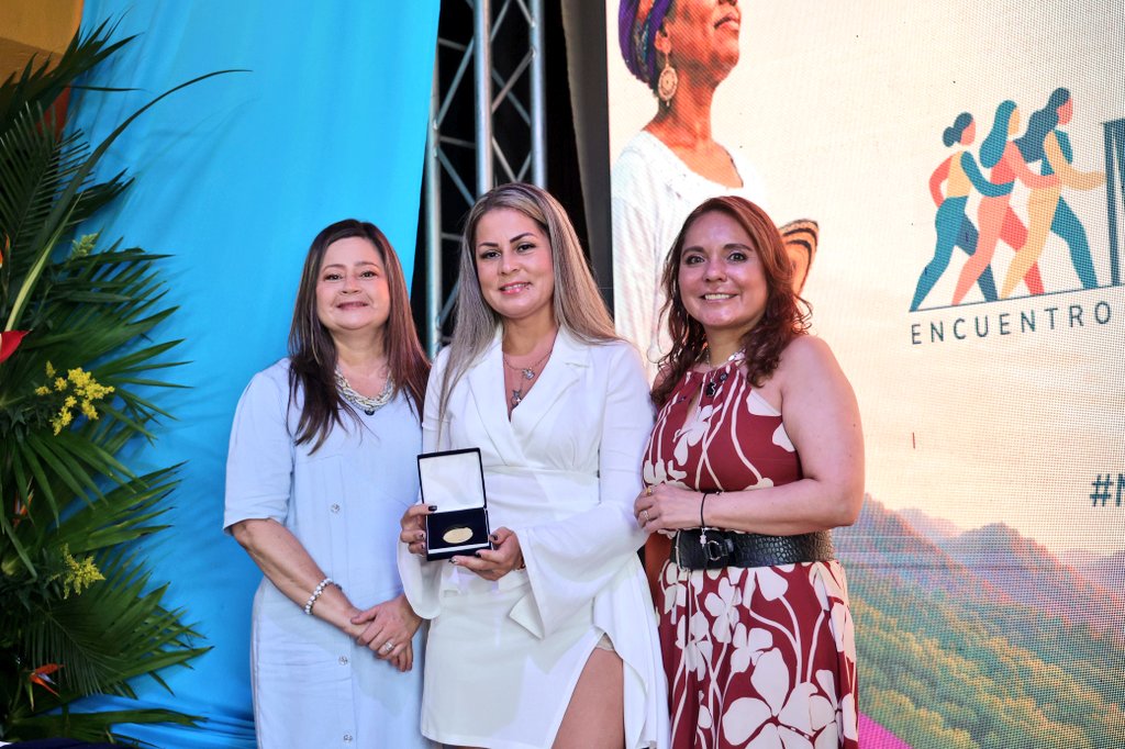 Mafe Rojas tweet media
