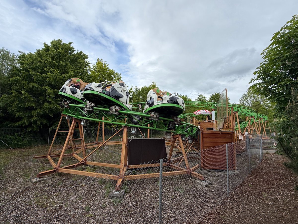 Attractions 360° tweet media