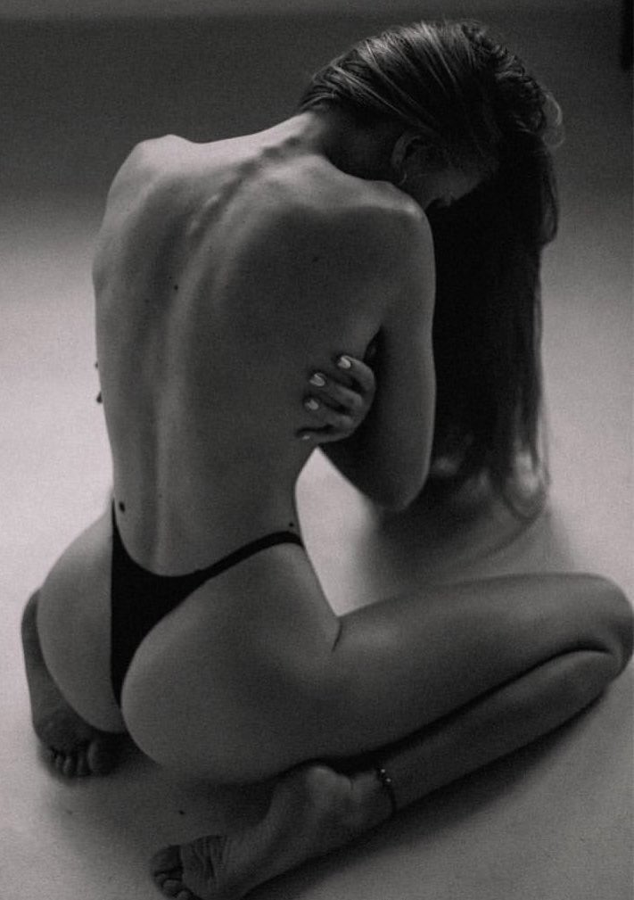 Sum_Lilith's tweet photo. Me tiembla el alma cuando me toca. https://t.co/3XLJ4Z73xo