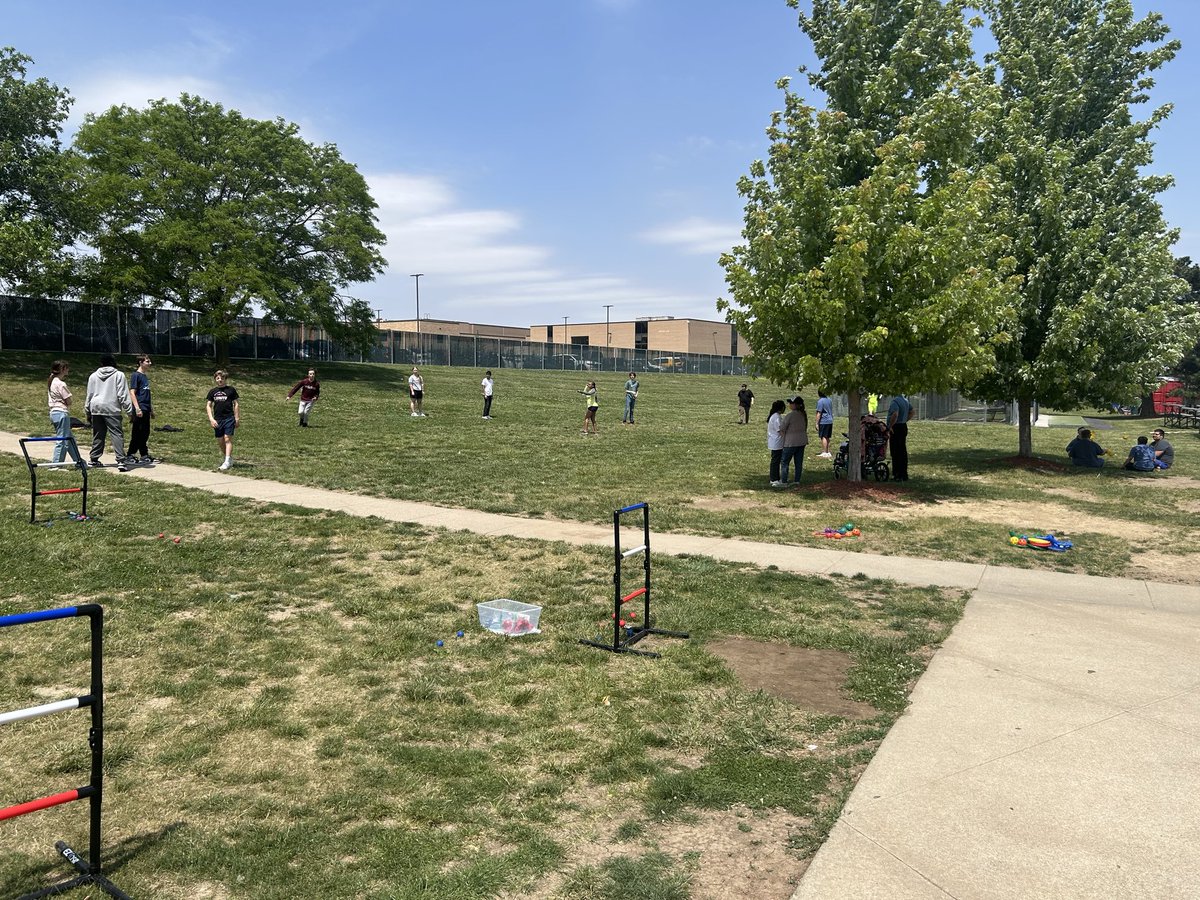 MrGMSHS's tweet photo. Always a great event to honor our ACP grads!  Can’t beat a picnic and some kickball!  #classof26 https://t.co/rz0QOPZo2F