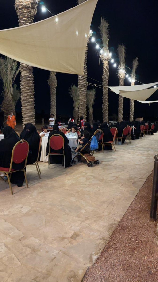 rkbldna's tweet photo. أوقاف الخضير تنظم برنامج "وليالي عشر" بقرية النفيد التراثية بتفعيل الإفطار التشاركي وبمشاركة الأسر المنتجة

  https://t.co/3TmNWzp2tb

#رياض_الخبراء_بلدنا https://t.co/fY83WZNeeE