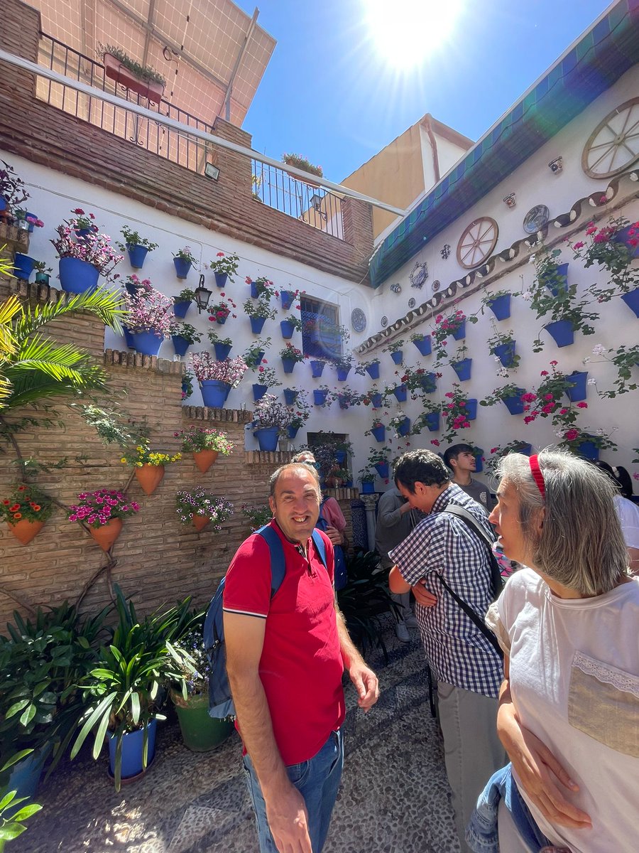 casa_asis's tweet photo. Hoy nos henos ido de visita a los Patios de San Lorenzo https://t.co/CwxqkceZBc