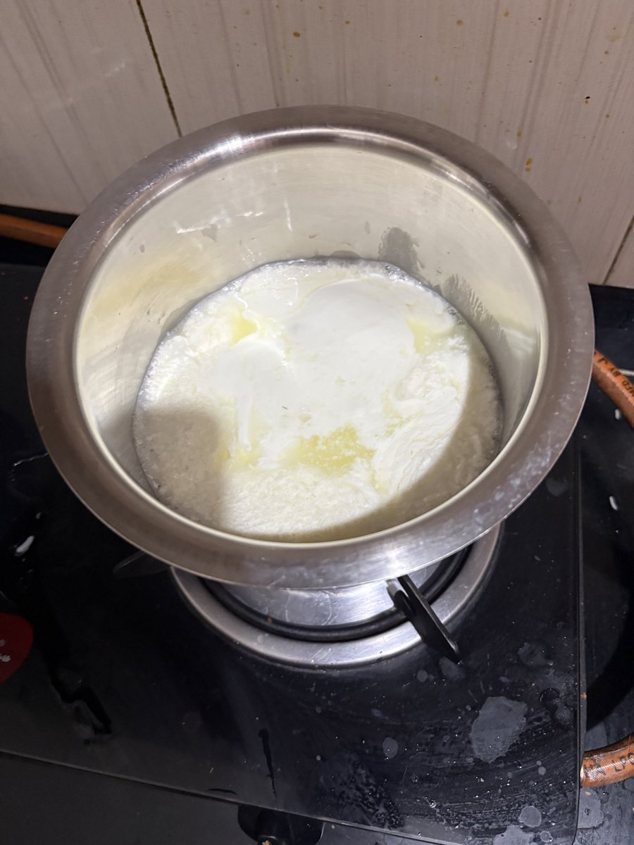 _royalrider's tweet photo. @InstamartS you have serious quality control issues 3 litres of milk went to waste. And this has been happening for a while now. You need to tighten up the Quality control. https://t.co/OB9wEWNd8g