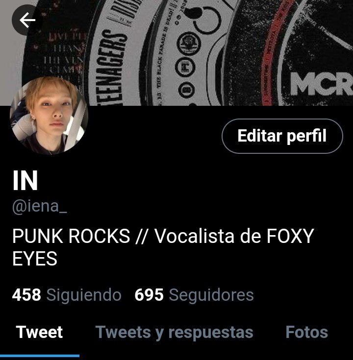 jusmoonlight's tweet photo. Jeong!n
- presta el garage de su casa para los ensayos
- puede llegar a soltar comentarios nadaqueverientos
- sobreprotector con su hermano mayor 
- decidió formar la banda para conseguir chicas
- no soporta a changb!n https://t.co/fqaFPUMUms