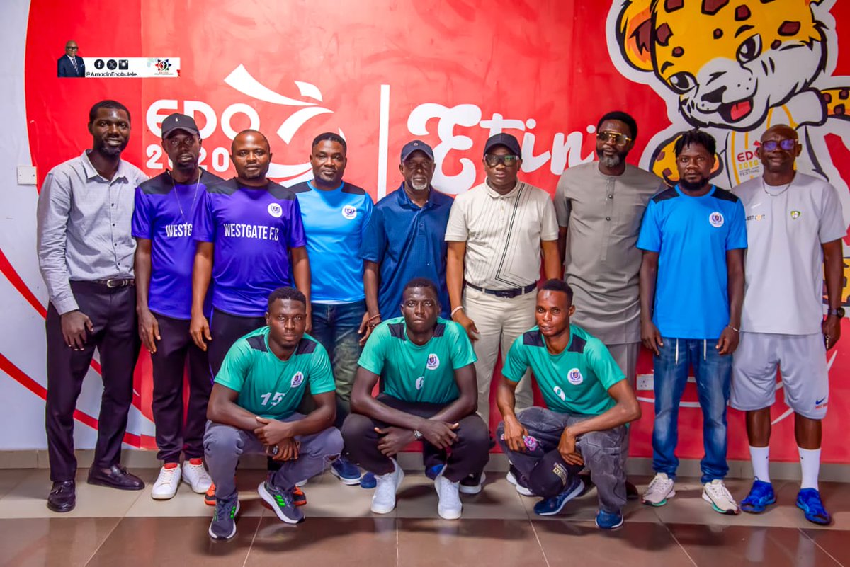shavik_'s tweet photo. Westgate FC paid a courtesy visit to the Chairman of the Edo State Sports Commission, Hon. Desmond Amadin Enabulele, ahead of their  Federation Cup Round of 64 clash. 

The chairman congratulated the team and charged the boys to make history for Edo State. 💪🏽🔥

#Sportsjuice https://t.co/KpUNJD6Mty