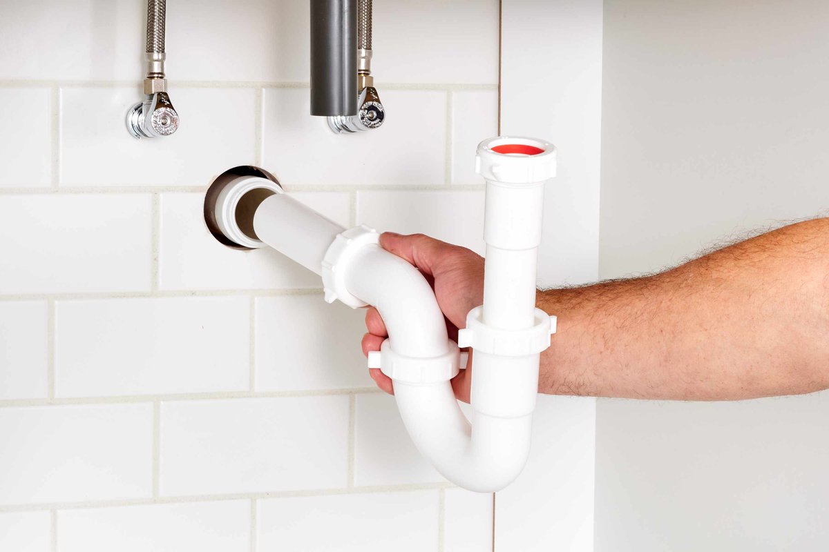pluggedpiper's tweet photo. Your plumbing remembers everything 😅

Grease down the sink, “flushable” wipes, and chemical drain cleaners all leave damage behind over time.

Good habits today save you from major drain problems later 💧

#PlumbingTips #DrainCare #PluggedPiper
 
https://t.co/tJPmgsK3Jf https://t.co/Cp0n8PkZ1B