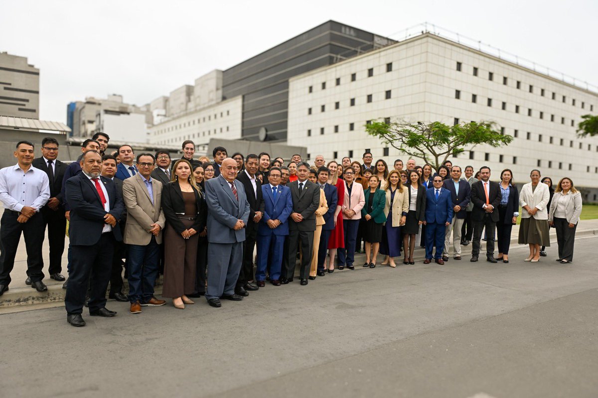 Ministerio de Educación tweet media